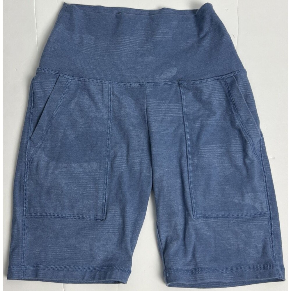 Arie High Waisted Camo Compression Shorts XS Pockets
